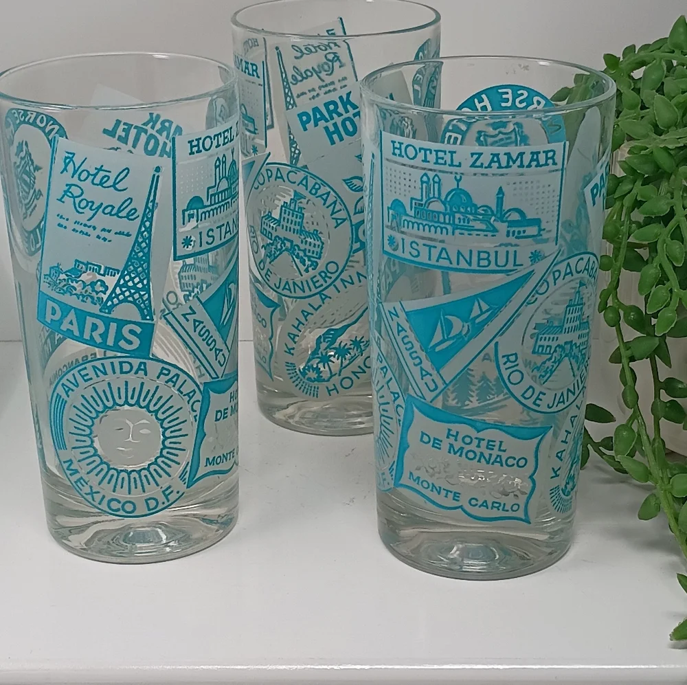 Vintage Travel-Themed Glass Tumblers - Blue